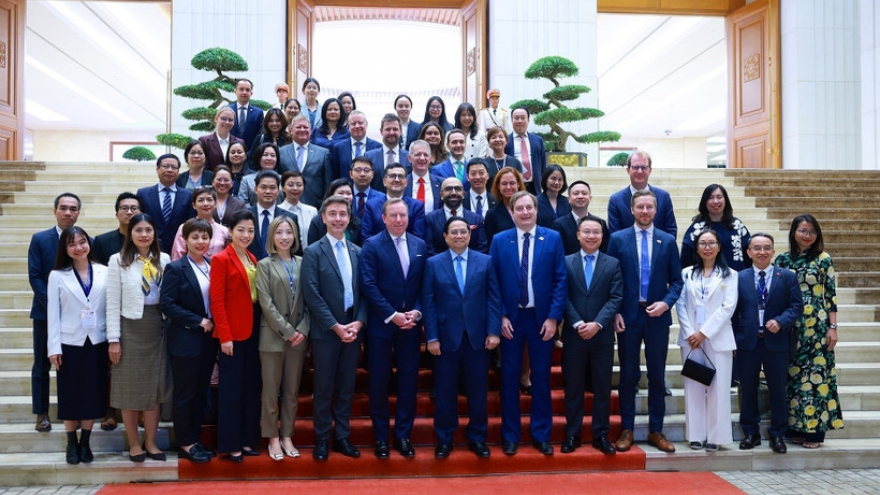 PM pledges green growth, urges EU members to ratify EVIPA